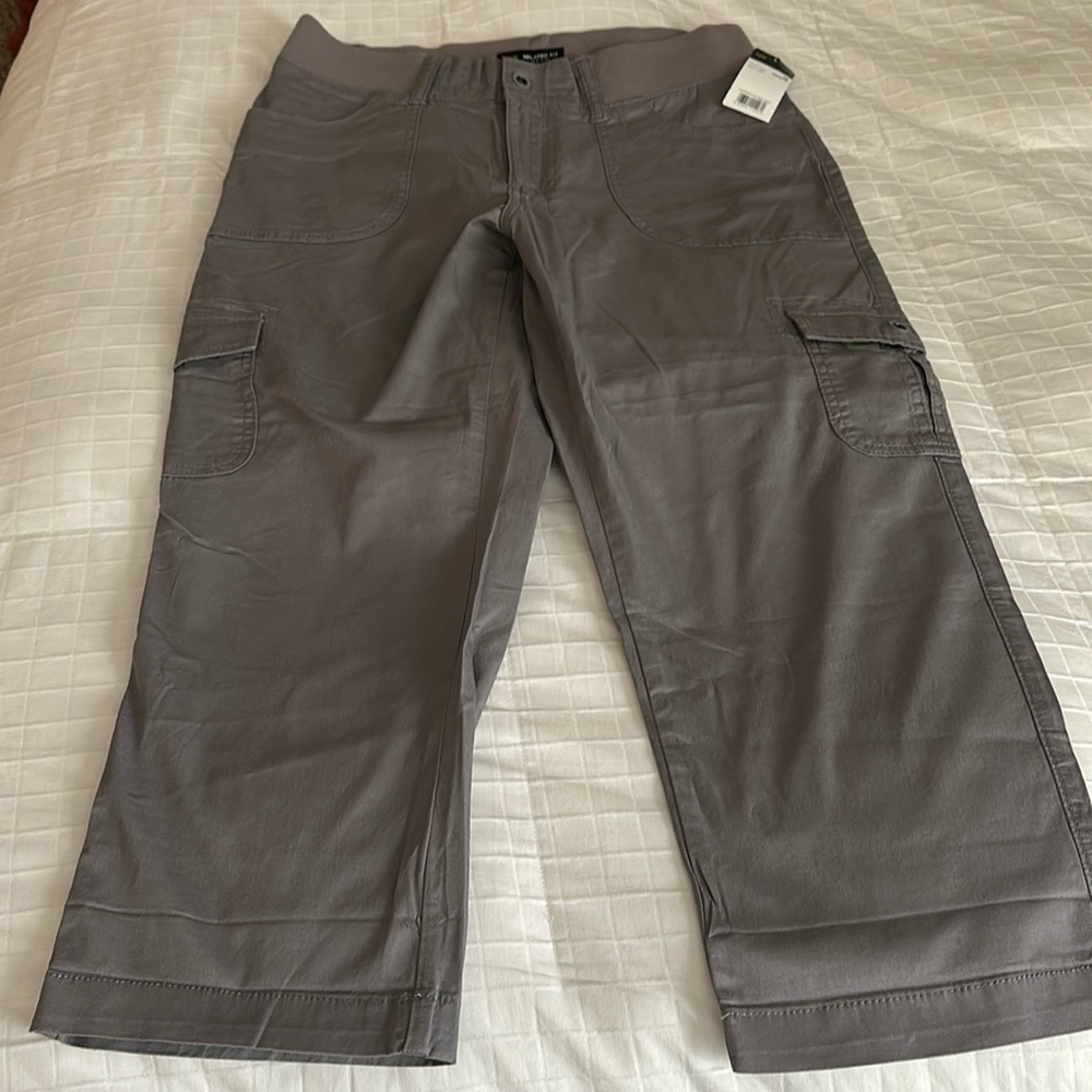 LEE WOMEN’S RELAXED FIT AUSTYN CARGO CAPRI
